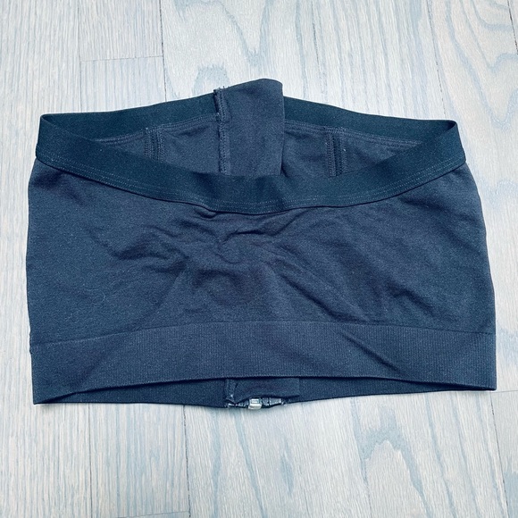 Medela pumping bra - Picture 3 of 6